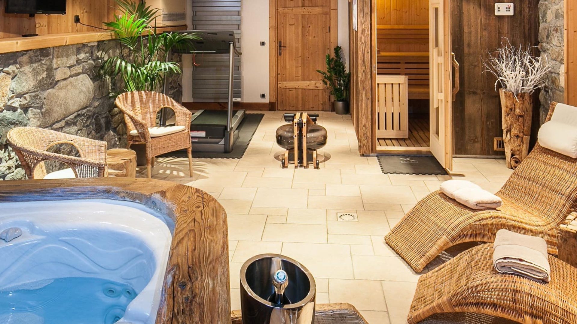 Chambre romantique avec spa privatif pour couple