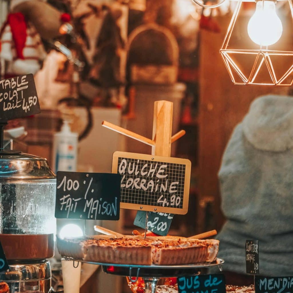 Découvrir la gastronomie locale du Grand Est lors d'un séjour en love room