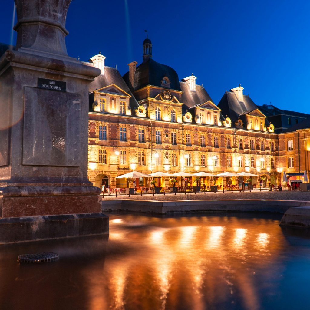 love room pas chère Nancy : la place Stanislas illuminée la nuit