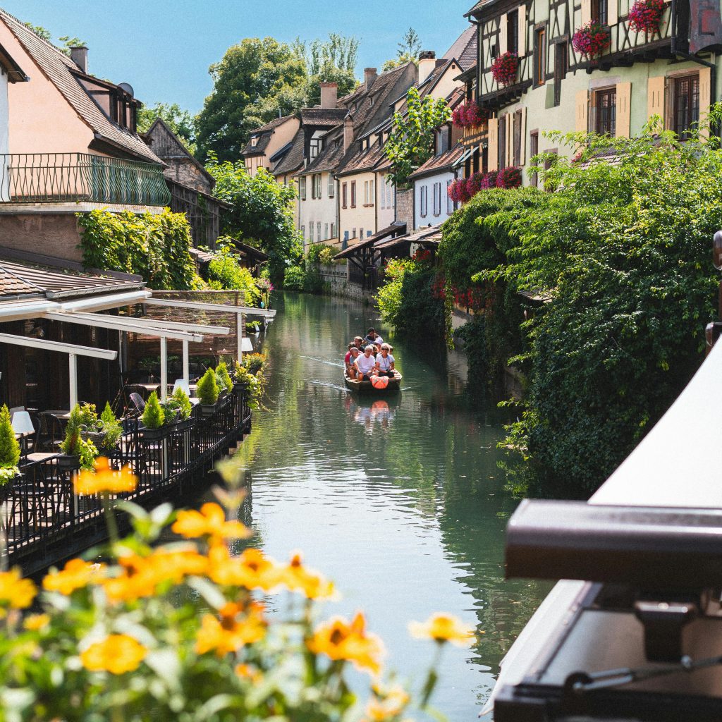 love room pas chère Colmar : balade en barque sur les canaux de la Petite Venise