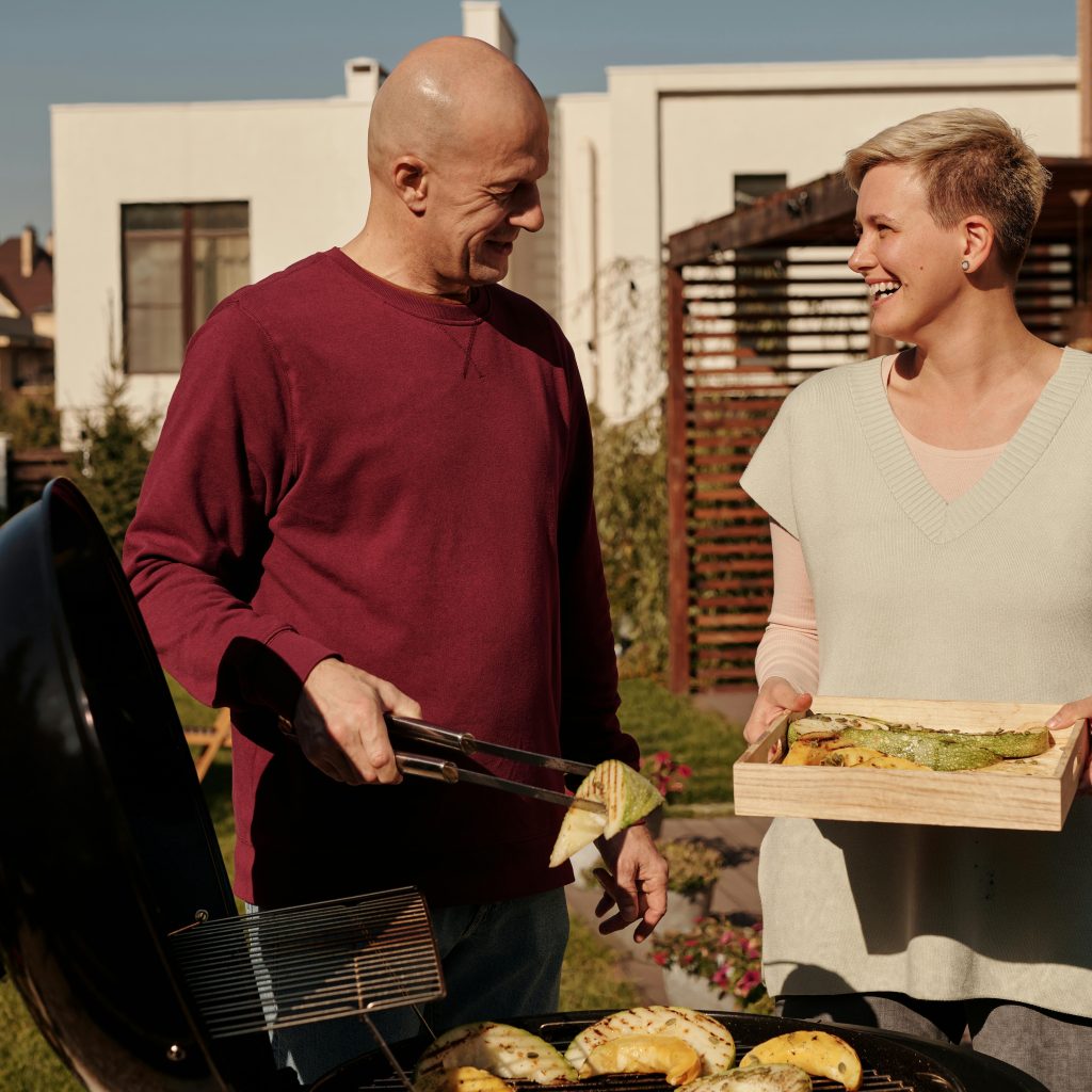 Week-end en amoureux en Corse du sud : complicité autour d’un barbecue au soleil